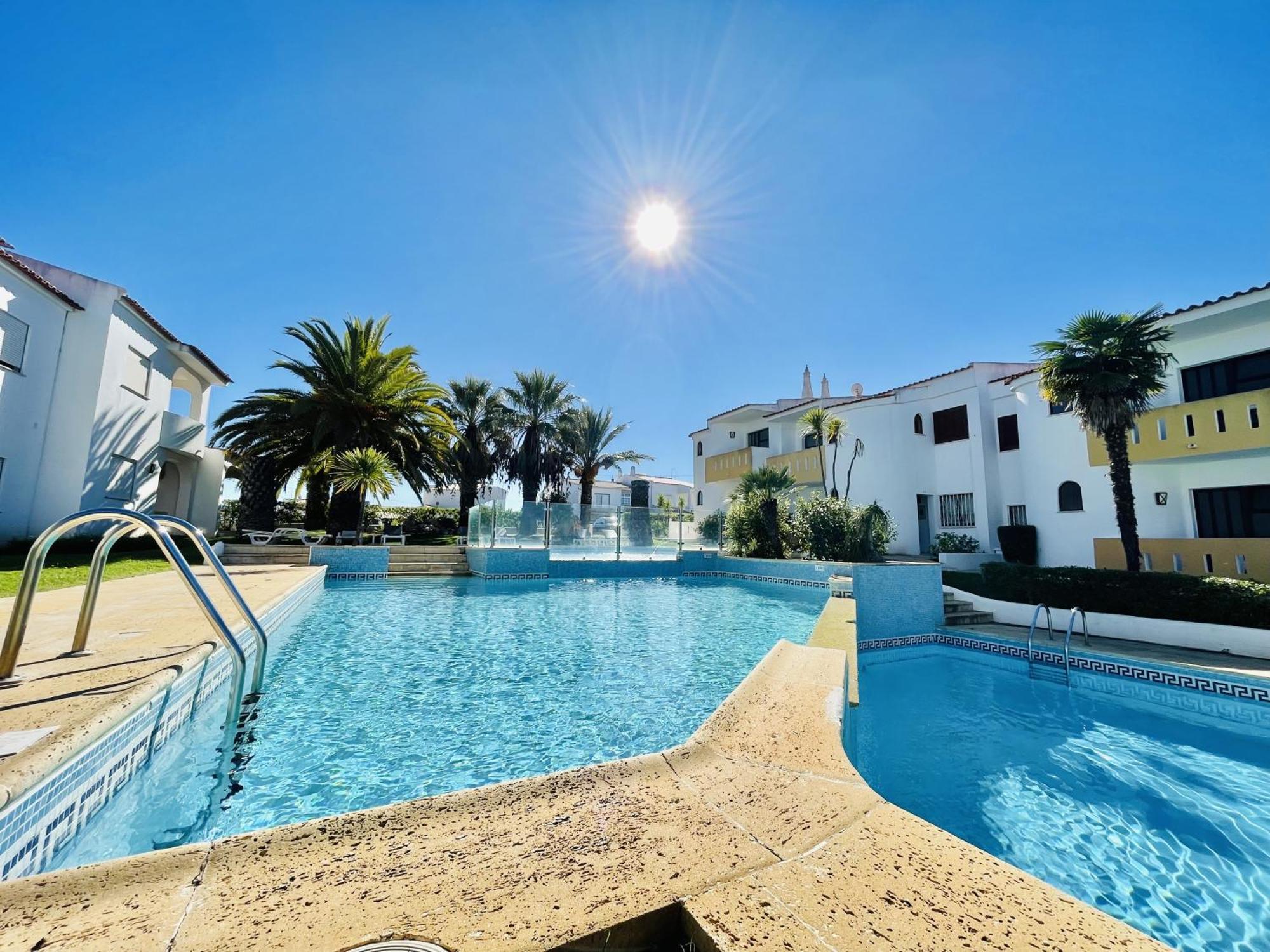 Lavanda - 2 Bedrooms - 3 Level Pool - Garden - Beach 1Km Estômbar Eksteriør bilde